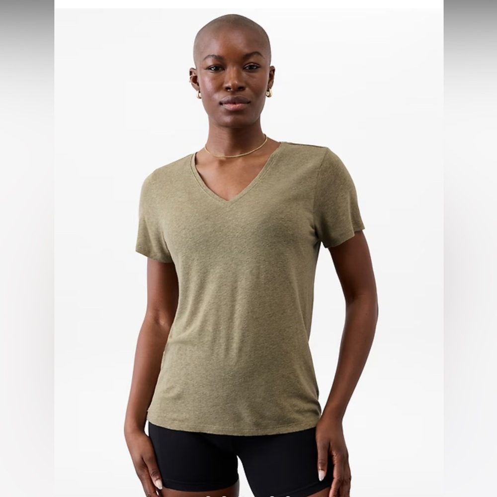 NWT Athleta Getaway Linen Blend V-Neck Tee, Olive, M